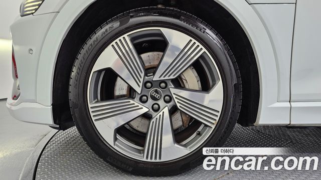 Audi e-tron 55 Quattro Sportback 2022 — фото 5
