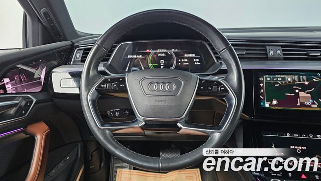Audi e-tron 55 Quattro Sportback 2022 — фото 13
