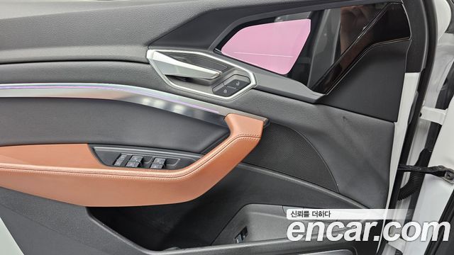 Audi e-tron 55 Quattro Sportback 2022 — фото 18