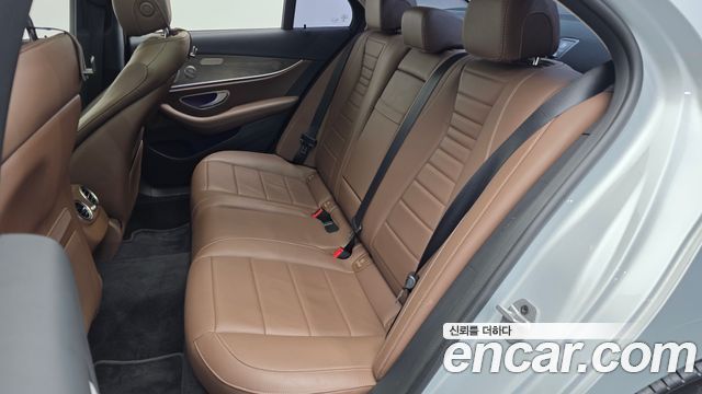 Mercedes-Benz E-Class (W213) E300 4MATIC AMG Line 2020 — фото 32