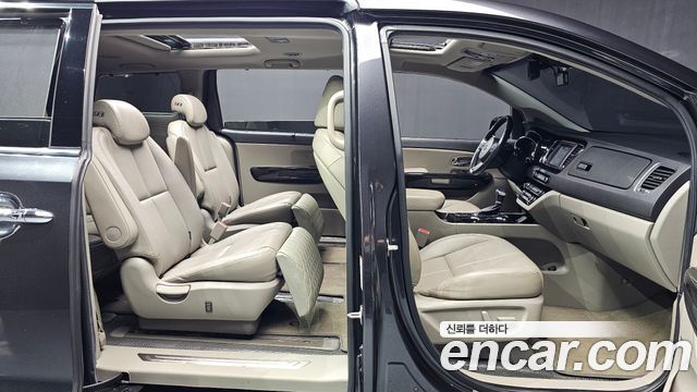 Kia Carnival 9-Seater Noblesse Special 2019 — фото 13