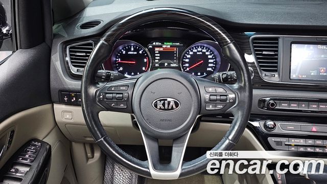 Kia Carnival 9-Seater Noblesse Special 2019 — фото 14