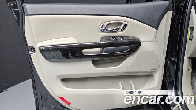 Kia Carnival 9-Seater Noblesse Special 2019 — фото 24