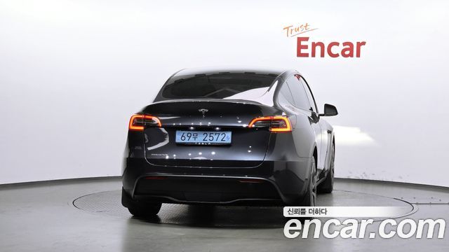 Tesla Model Y RWD 2025 — фото 4