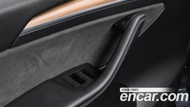 Tesla Model Y RWD 2025 — фото 15