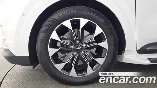Kia Carnival (IV) Gasoline 7-Seater Signature 2023 — фото 5