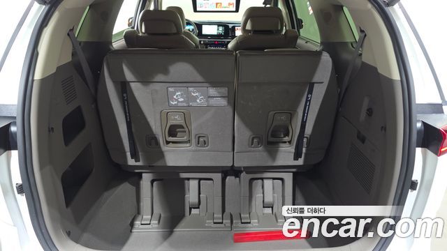 Kia Carnival (IV) Gasoline 7-Seater Signature 2023 — фото 18