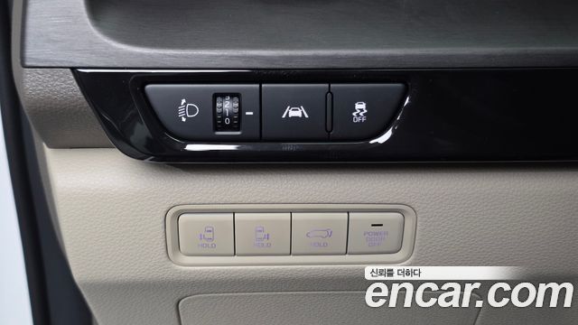 Kia Carnival (IV) Gasoline 7-Seater Signature 2023 — фото 28