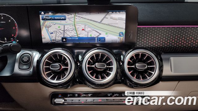 Mercedes-Benz GLB-Class (X247) GLB200 d 2024 — фото 16