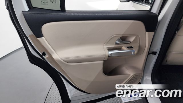 Mercedes-Benz GLB-Class (X247) GLB200 d 2024 — фото 31