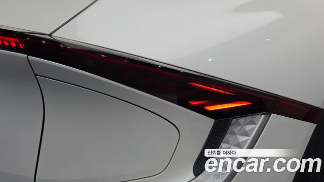 Kia EV6 Long Range 4WD Air 2023 — фото 23