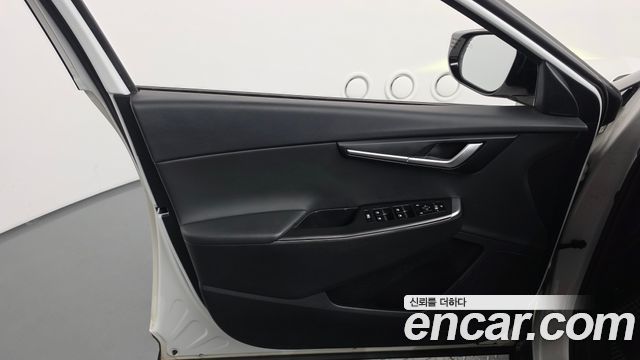 Kia EV6 Long Range 4WD Air 2023 — фото 24