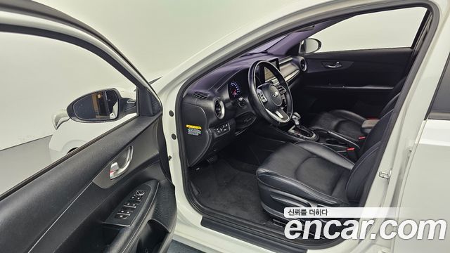 Kia K3 Luxury 2019 — фото 10