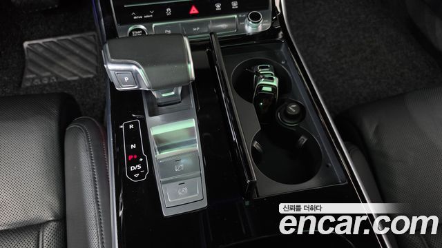 Audi A8 (D5) 60 TFSI Quattro LWB 2021 — фото 9