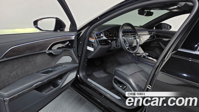 Audi A8 (D5) 60 TFSI Quattro LWB 2021 — фото 10