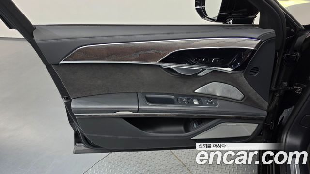 Audi A8 (D5) 60 TFSI Quattro LWB 2021 — фото 24