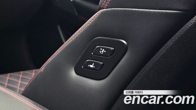 Genesis G70 2.0T AWD Sport Package 2018 — фото 29