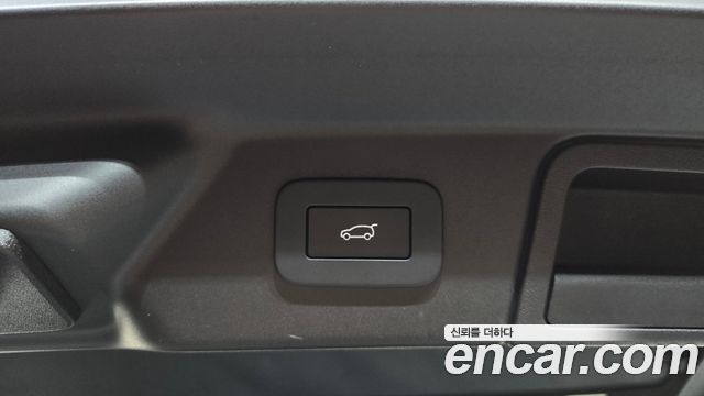 Land Rover Range Rover Velar 2.0 P250 Dynamic SE 2026 — фото 24