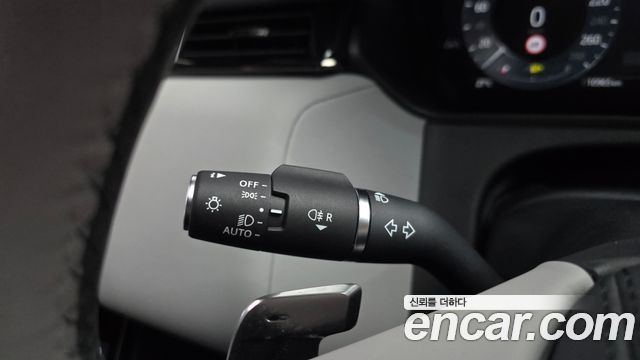 Land Rover Range Rover Velar 2.0 P250 Dynamic SE 2026 — фото 36