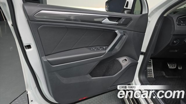 Volkswagen Tiguan (II) 2.0 TDI 4Motion Prestige 2020 — фото 24