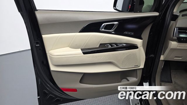 Kia Carnival (IV) Gasoline 7-Seater Hi-Limousine Signature 2023 — фото 25