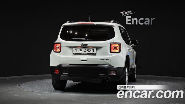 Jeep Renegade 2.4 Limited 2019 — фото 4