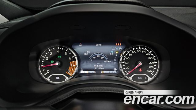 Jeep Renegade 2.4 Limited 2019 — фото 8