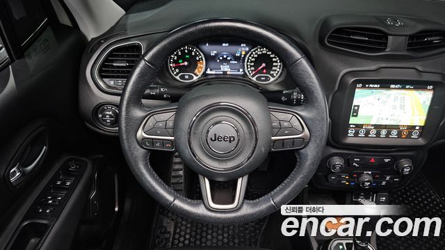 Jeep Renegade 2.4 Limited 2019 — фото 13