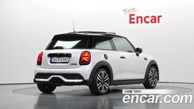 MINI Cooper S Classic Third Generation 2024 — фото 2