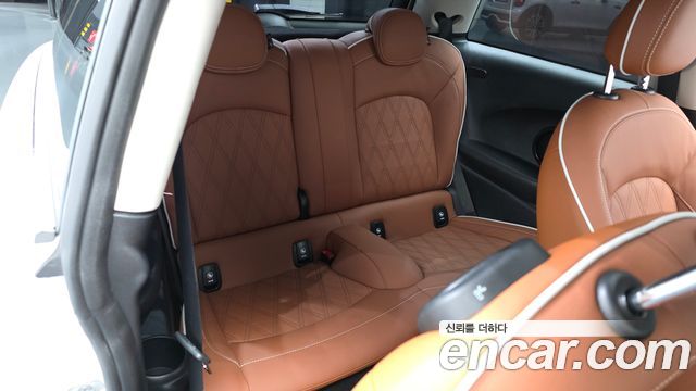 MINI Cooper S Classic Third Generation 2024 — фото 12