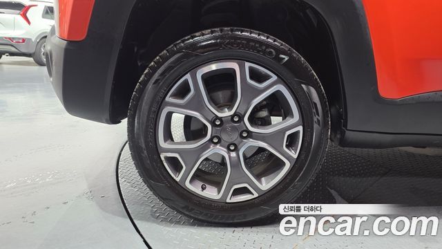 Jeep Renegade 2.0 Diesel Limited AWD 2016 — фото 5