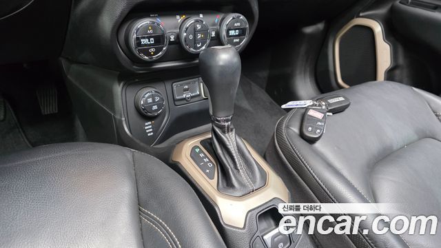 Jeep Renegade 2.0 Diesel Limited AWD 2016 — фото 9