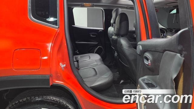 Jeep Renegade 2.0 Diesel Limited AWD 2016 — фото 12