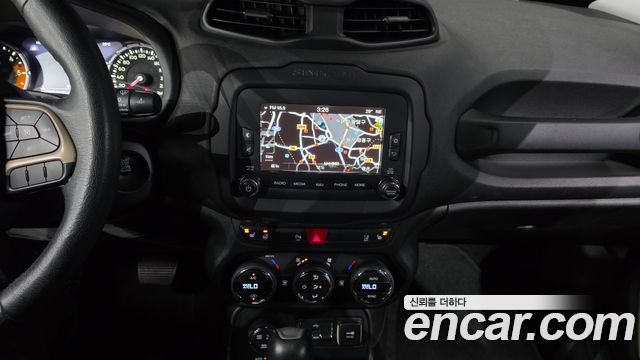 Jeep Renegade 2.0 Diesel Limited AWD 2016 — фото 13