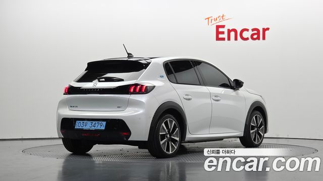 Peugeot e-208 (II) GT 2022 — фото 2