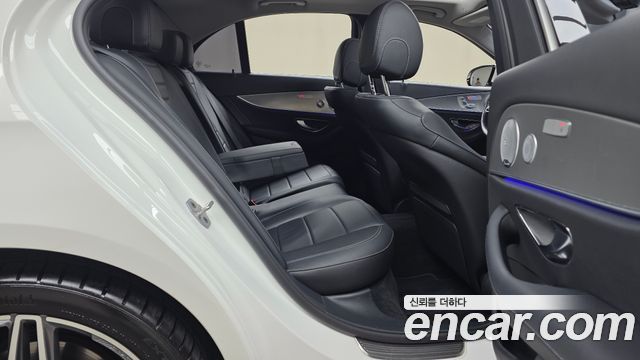 Mercedes-Benz E-Class (W213) E300 AMG Line 2019 — фото 11