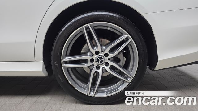 Mercedes-Benz E-Class (W213) E300 AMG Line 2019 — фото 21