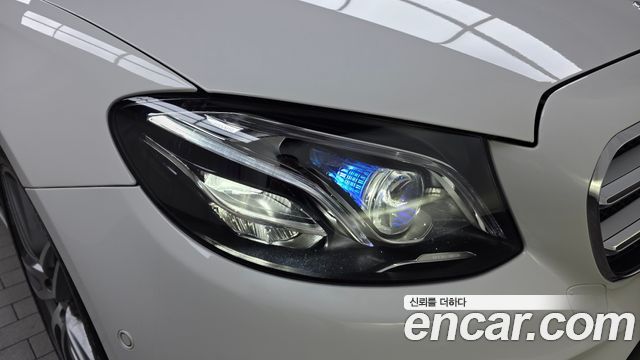 Mercedes-Benz E-Class (W213) E300 AMG Line 2019 — фото 22