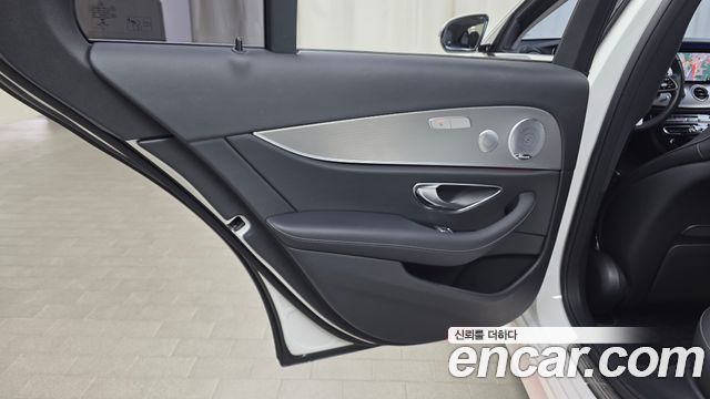Mercedes-Benz E-Class (W213) E300 AMG Line 2019 — фото 25