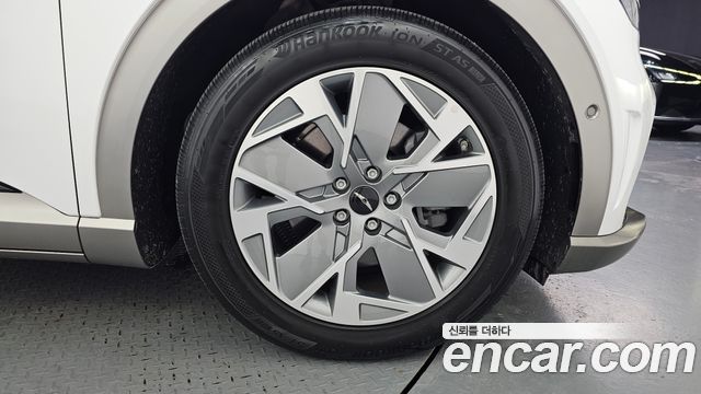 Genesis GV60 Standard 2023 — фото 21