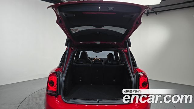 MINI Cooper S Countryman JCW 2nd 2018 — фото 17