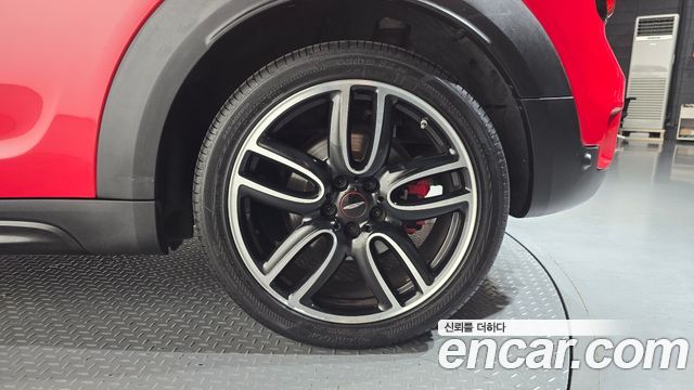 MINI Cooper S Countryman JCW 2nd 2018 — фото 21