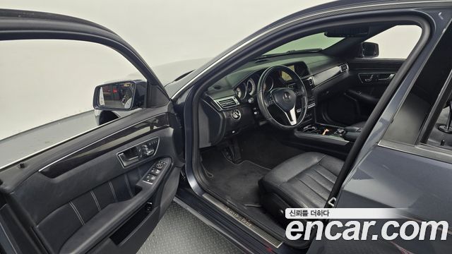 Mercedes-Benz E-Class (W212) E400 4MATIC 2016 — фото 11