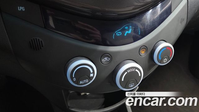 Chevrolet Spark LPG LT Standard 2012 — фото 19