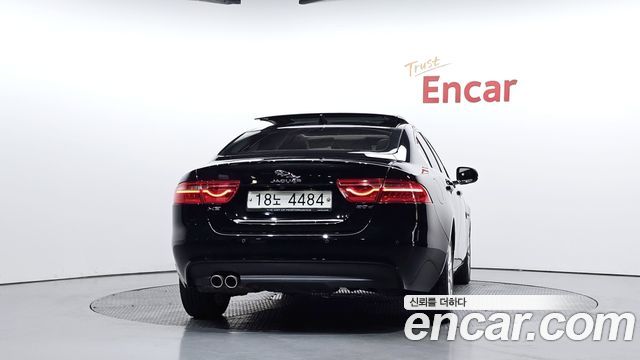 Jaguar XE 20d Prestige 2018 — фото 4