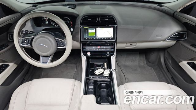 Jaguar XE 20d Prestige 2018 — фото 7