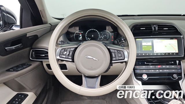 Jaguar XE 20d Prestige 2018 — фото 17