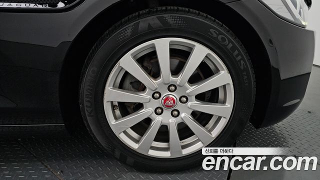 Jaguar XE 20d Prestige 2018 — фото 43