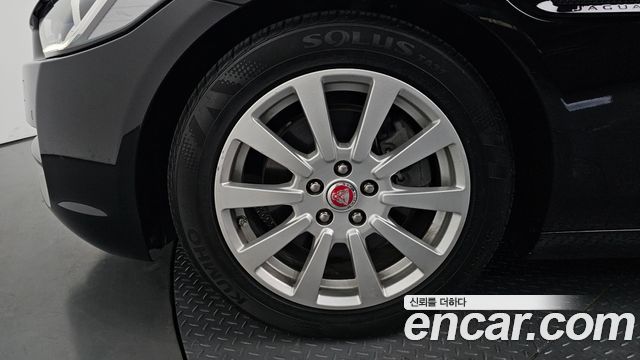 Jaguar XE 20d Prestige 2018 — фото 44