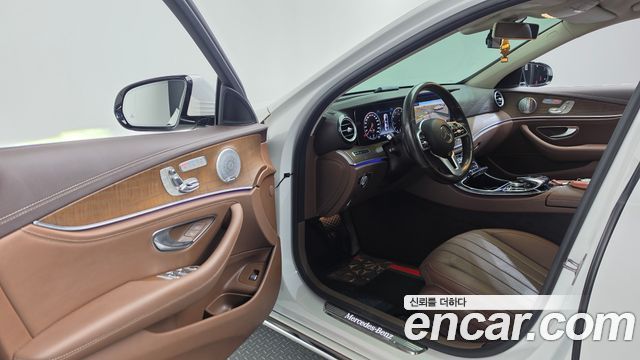 Mercedes-Benz E-Class (W213) E300 4MATIC Exclusive 2020 — фото 10